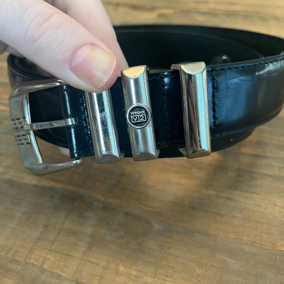 Versace V2 Belt Black Leather - Picture 2 of 9